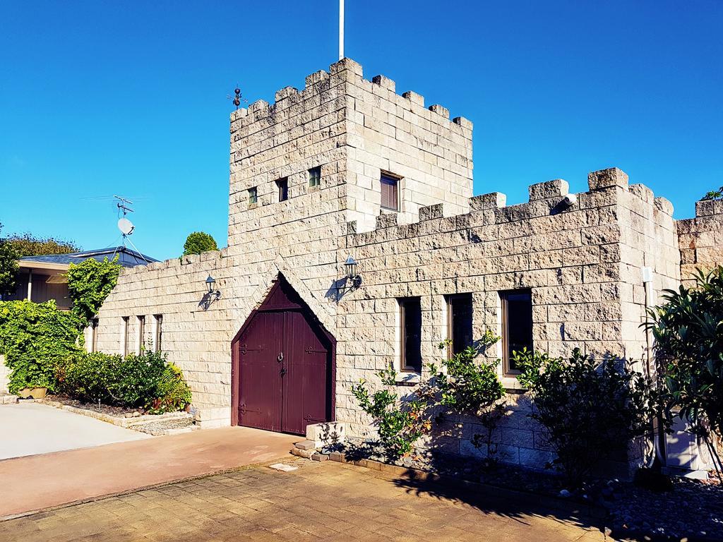 Unique Castle In Auckland Villa Exterior photo
